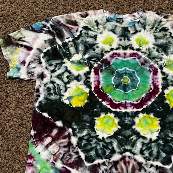Handmade Tie Dyed shirt - Picture 5 of 8